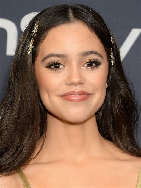 culo de jenna ortega|Jenna Ortega y los looks más sensuales de la nueva Merlina。